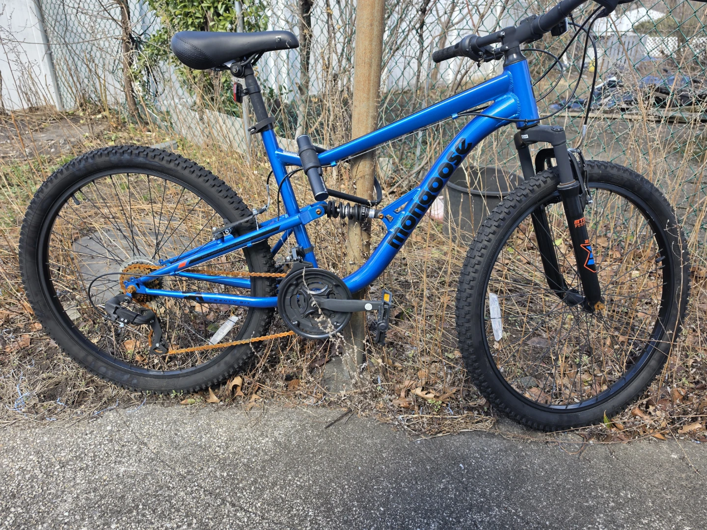 Mongoose Mountain Bike - photo 3