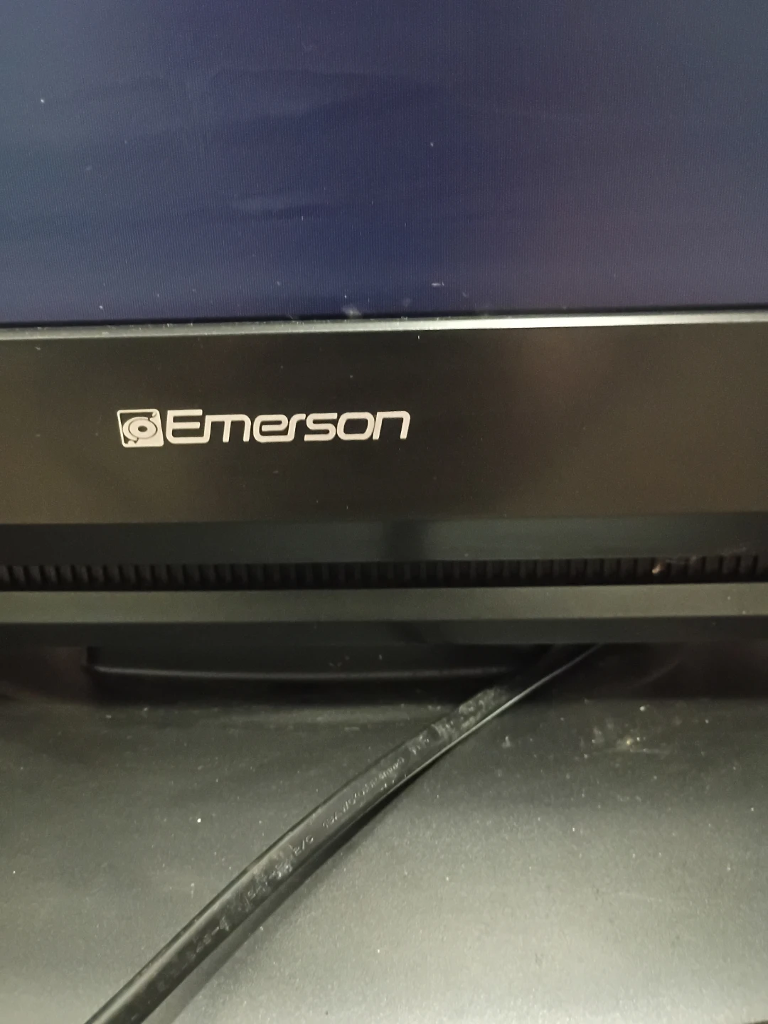 Emerson LC320EM9 3 LCD Color TV 32 inch - photo 2
