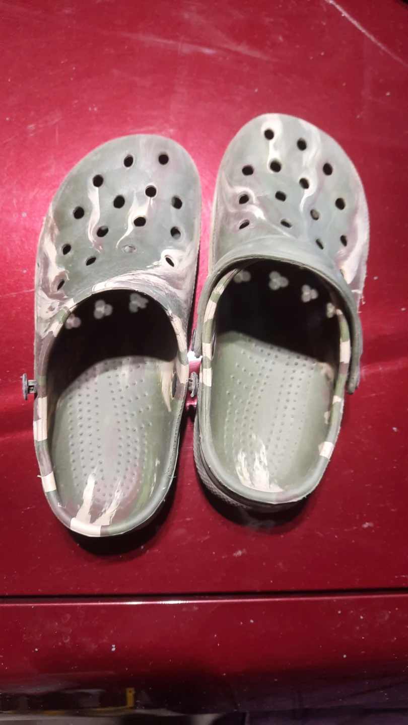 To give, crocs, wheels...
