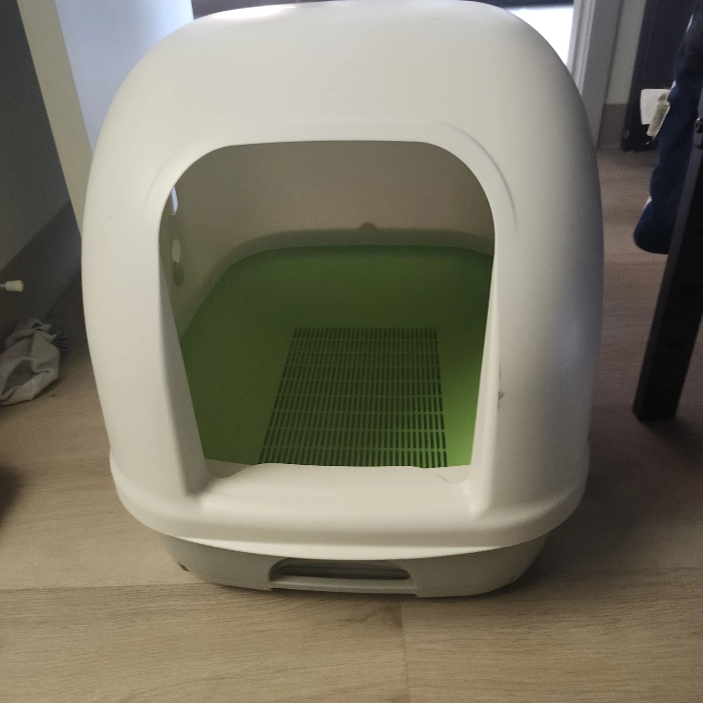 Tidy Cats Breeze Hooded Cat Litter Box  - Litter Box, Pads 🌱 - photo 2