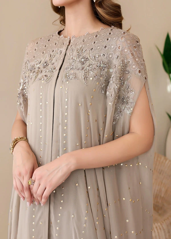 Pakistani Cape-Style Outfit - photo 3