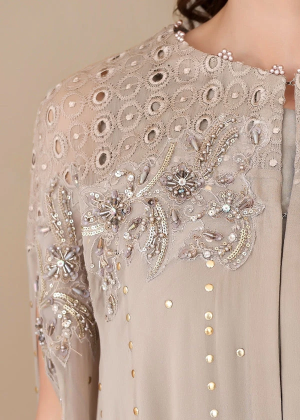 Pakistani Cape-Style Outfit - photo 4