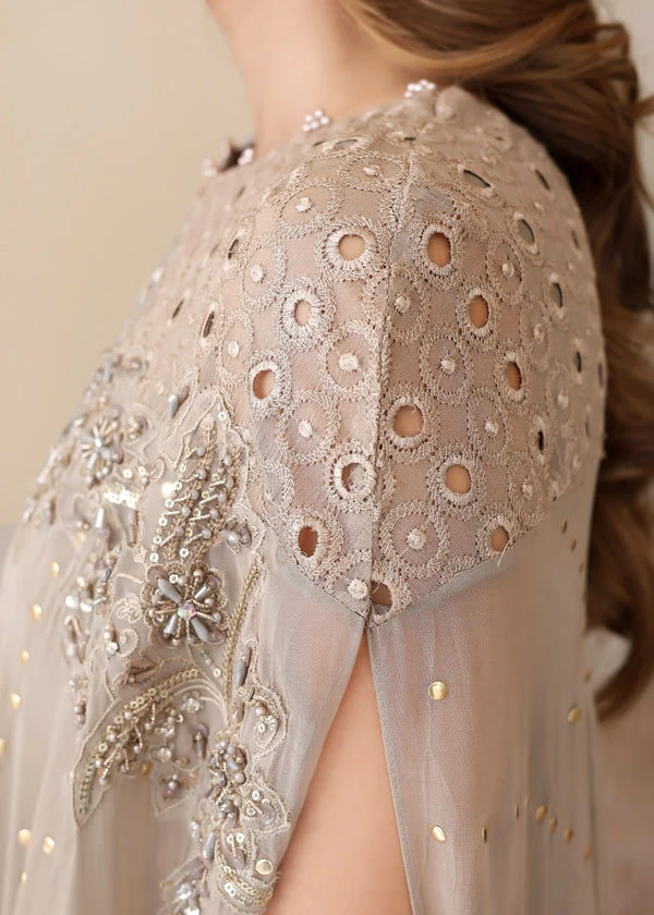 Pakistani Cape-Style Outfit - photo 5