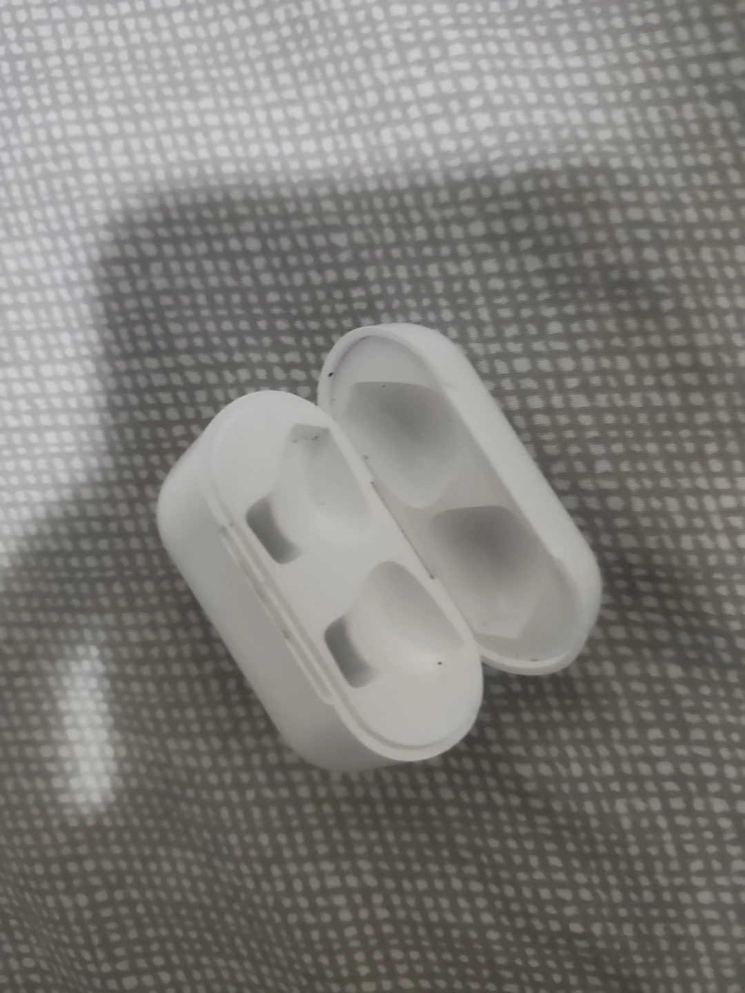 Airpod case - photo 2