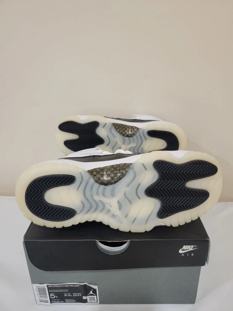 AIR JORDAN 11 RETRO (GS) - photo 2