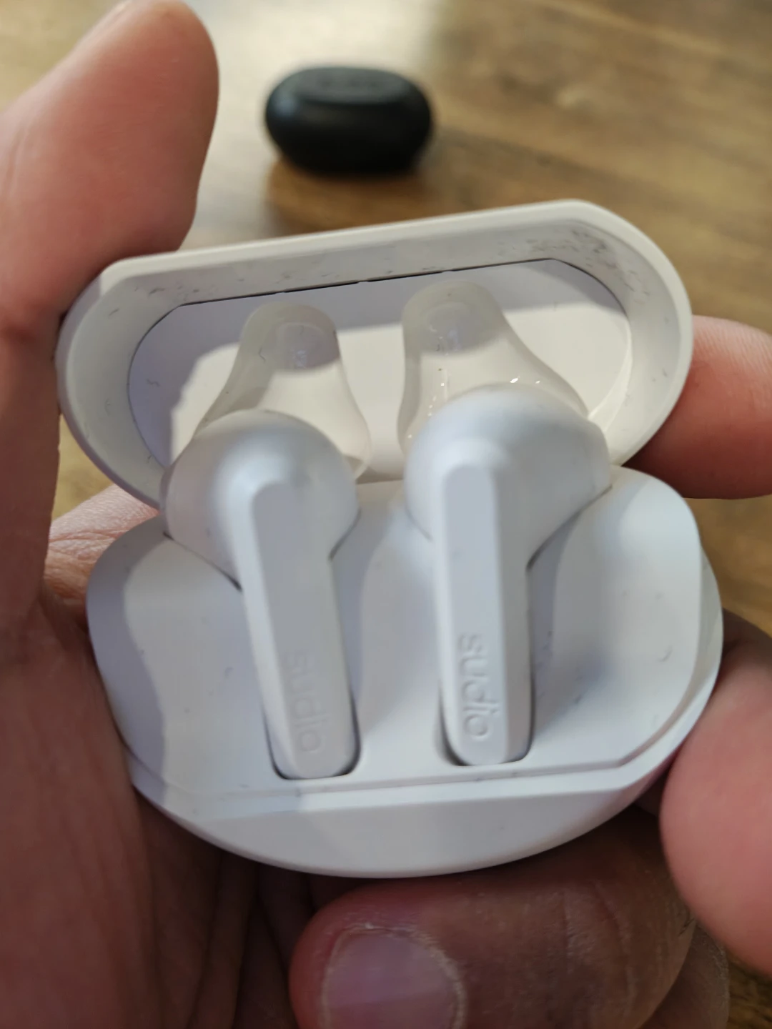 Sudio White Wireless Earbuds with Charging Case