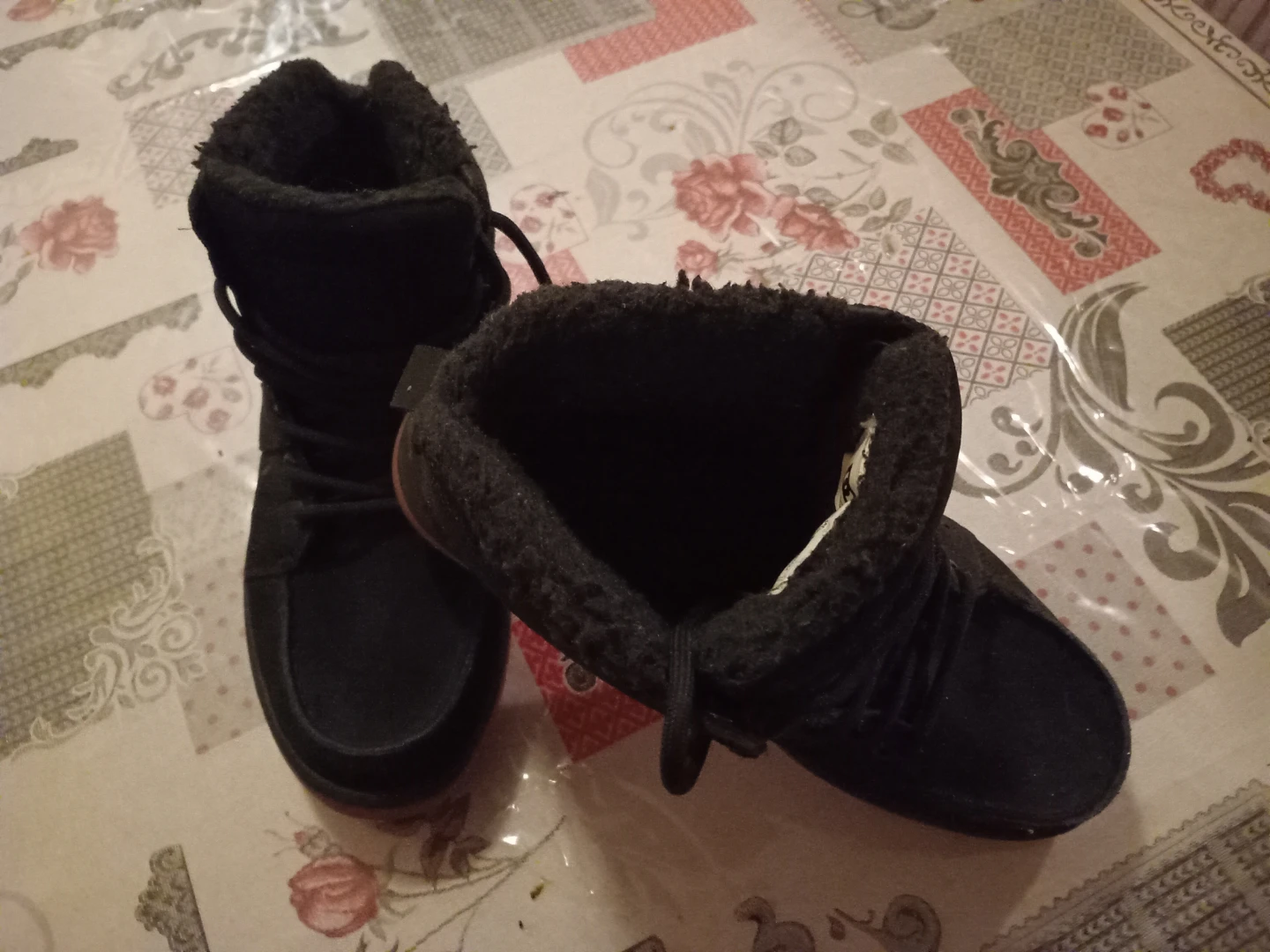Black winter boots with faux fur lining - photo 2