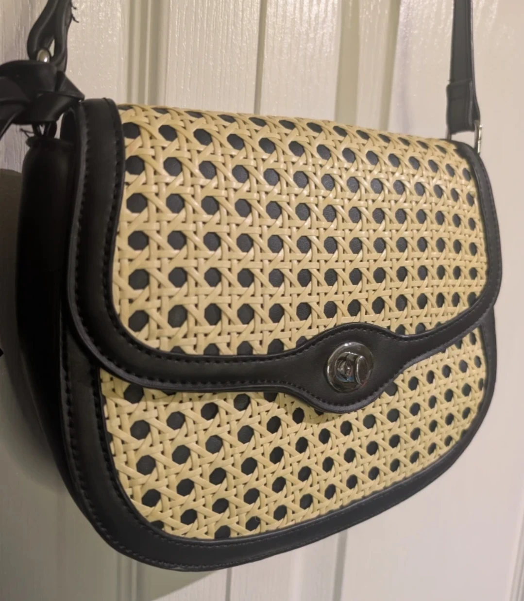 Black & Tan Woven Crossbody Bag - photo 2