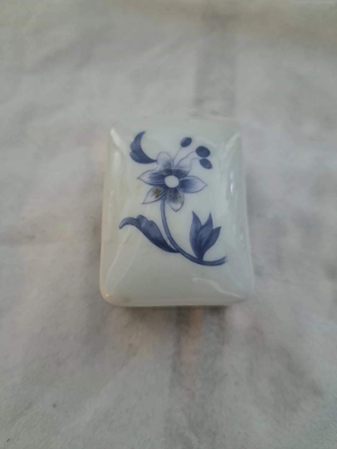 Porcelaine de Paris Small Box