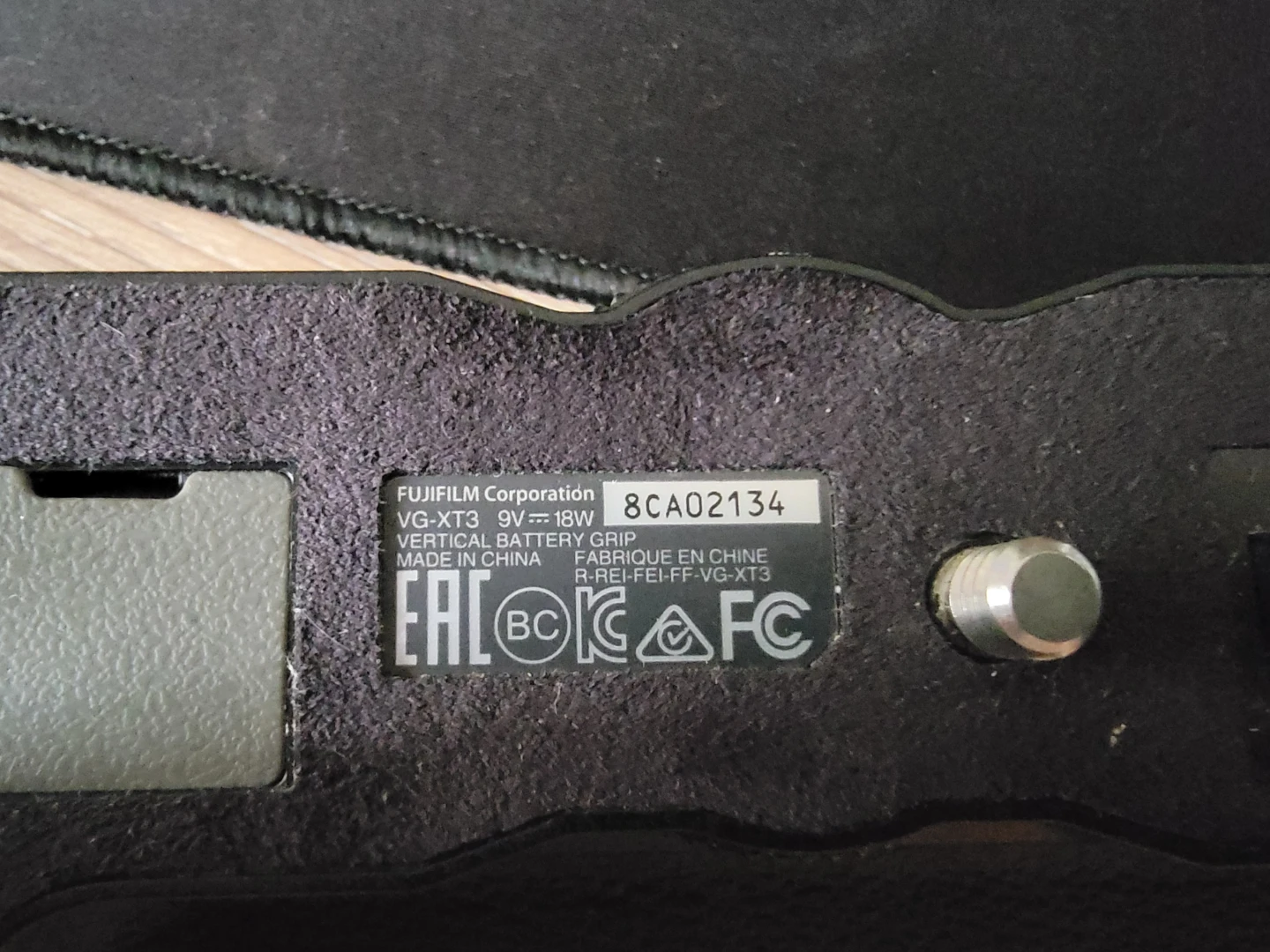 Fujifilm VG-XT3 Vertical Battery Grip - photo 2