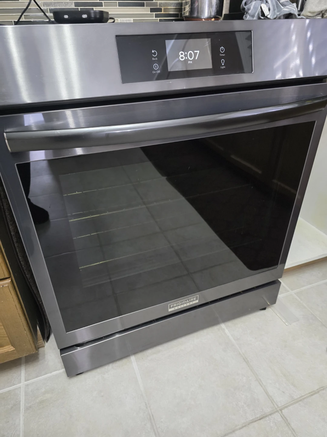 Frigidaire GCFI1306CBD Induction Range - photo 2