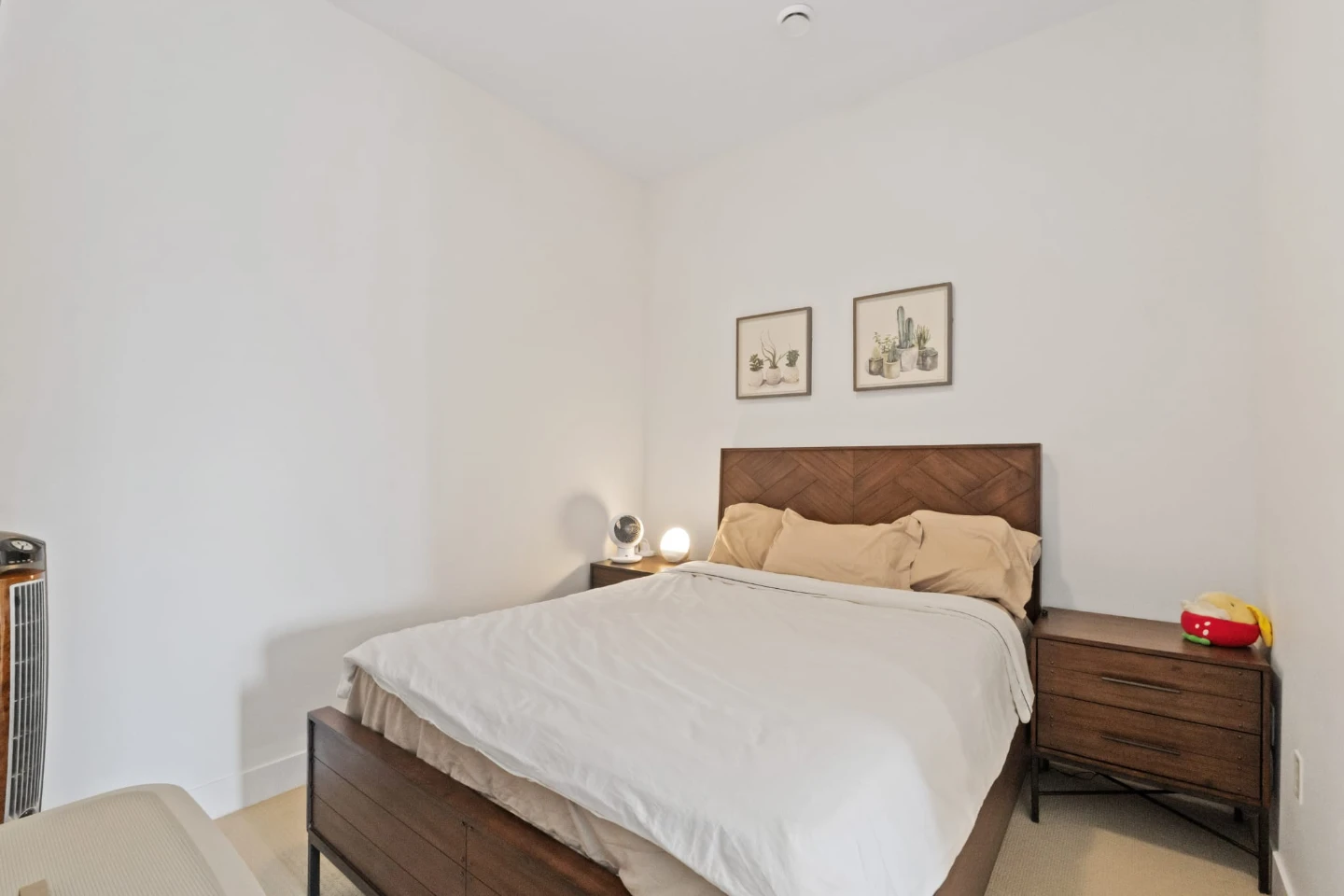 Wooden Platform Bed Frame with Queen mattress and spring box