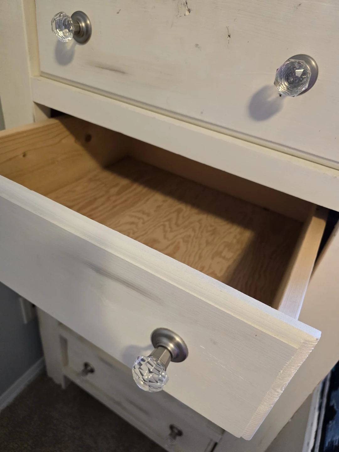 White 5-Drawer Solid Wood Dresser 🥕 - photo 3