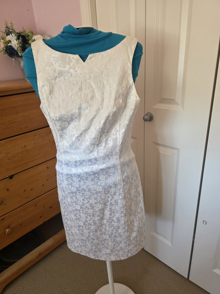 White Lace Sleeveless Dress