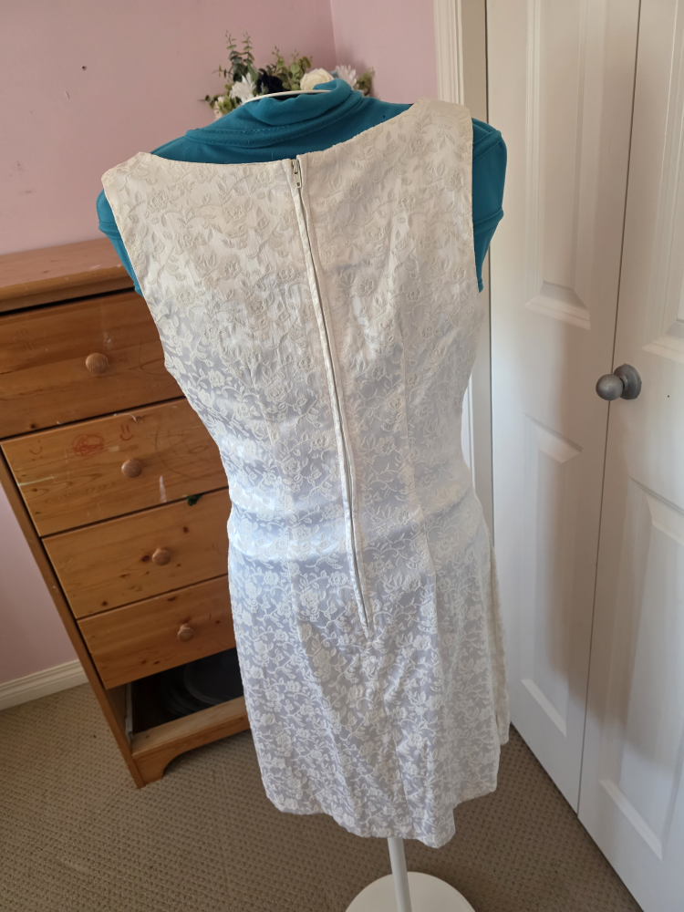 White Lace Sleeveless Dress - photo 3