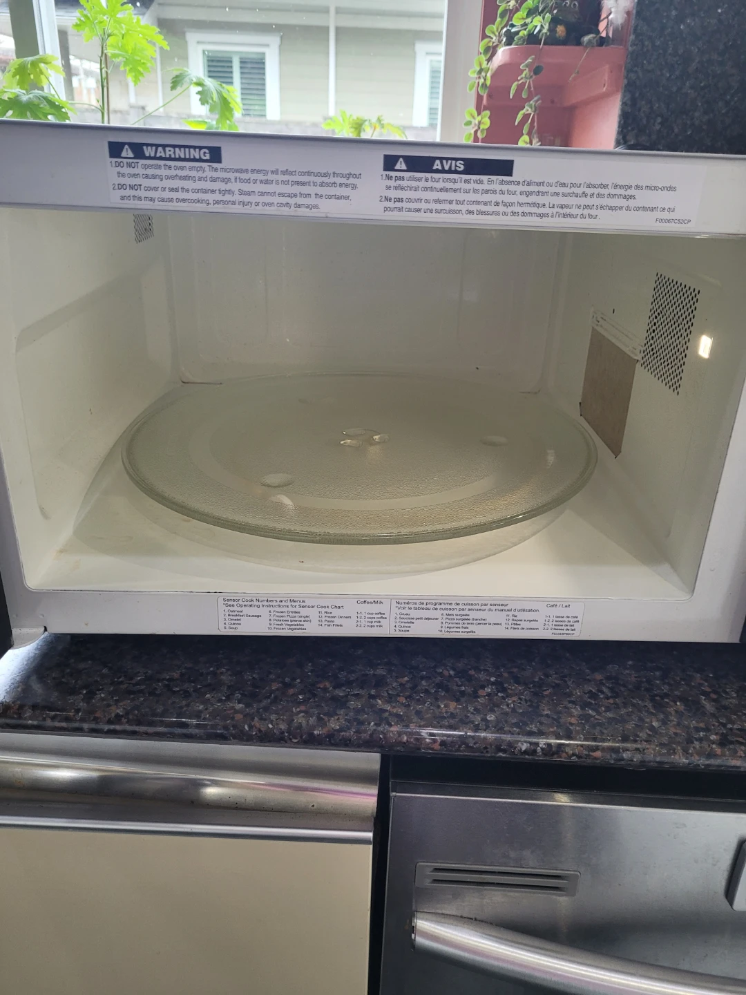 Panasonic Microwave Oven - photo 3