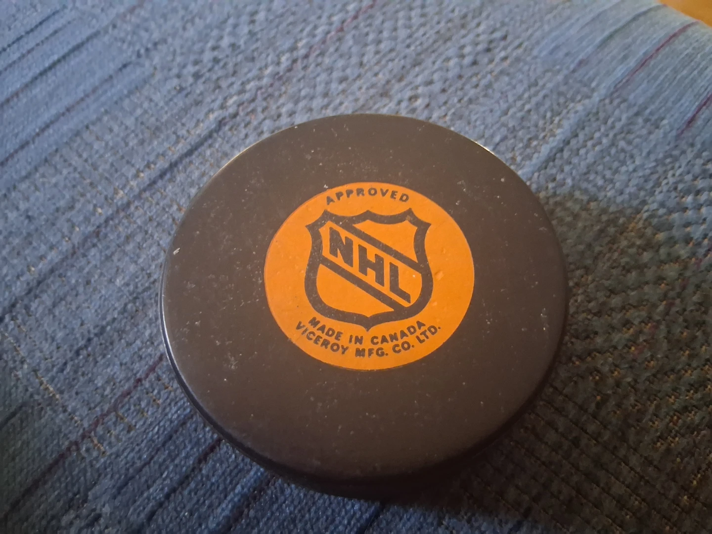 Vintage Toronto Maple Leafs NHL Hockey Puck - photo 2