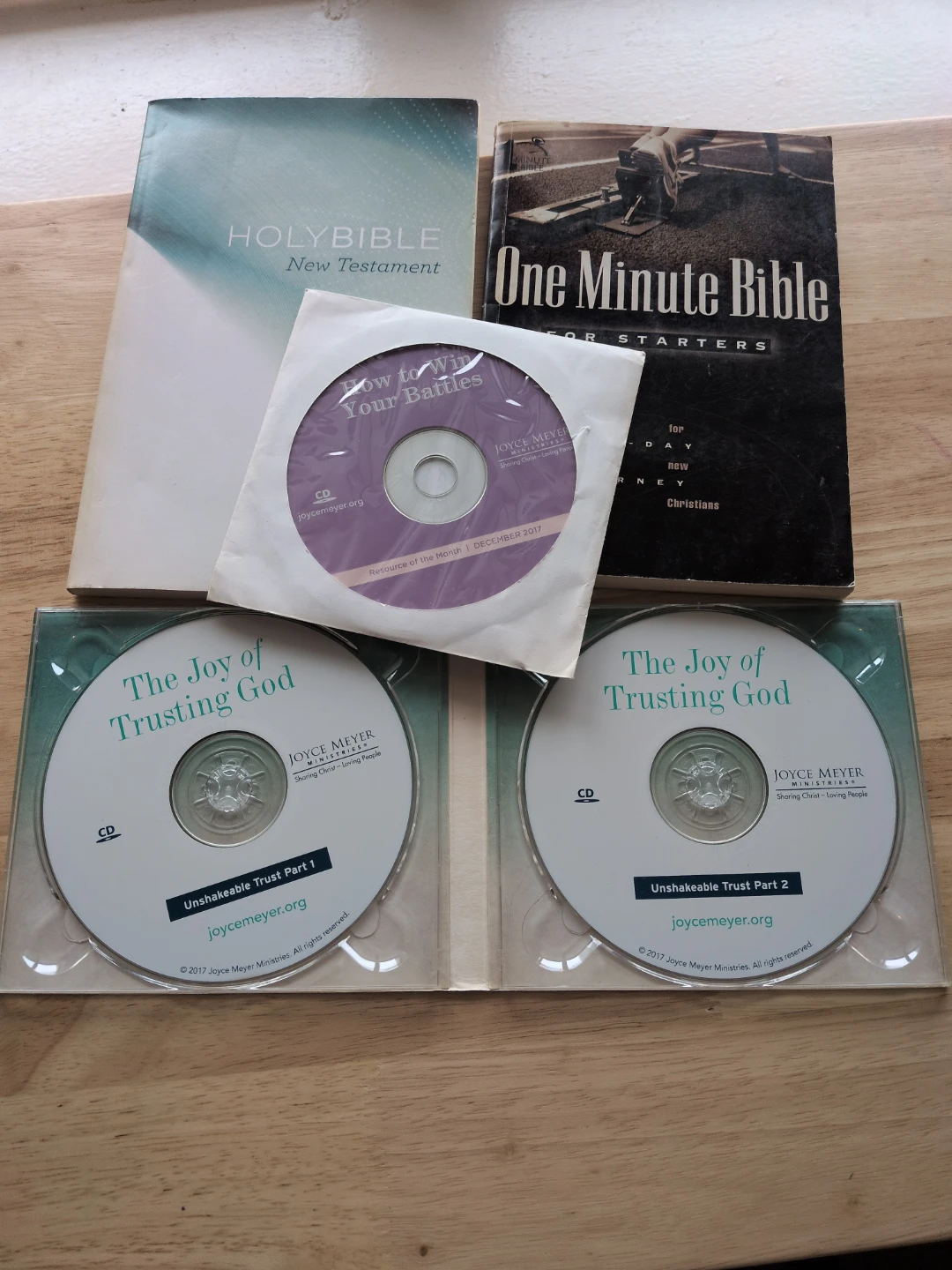 Joyce Meyer "The Joy of Trusting God" CD Set & Books - photo 2