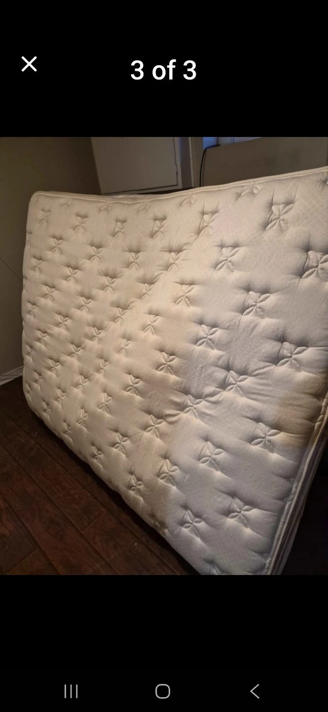 Queen size pillow top mattress in very good condition - photo 2