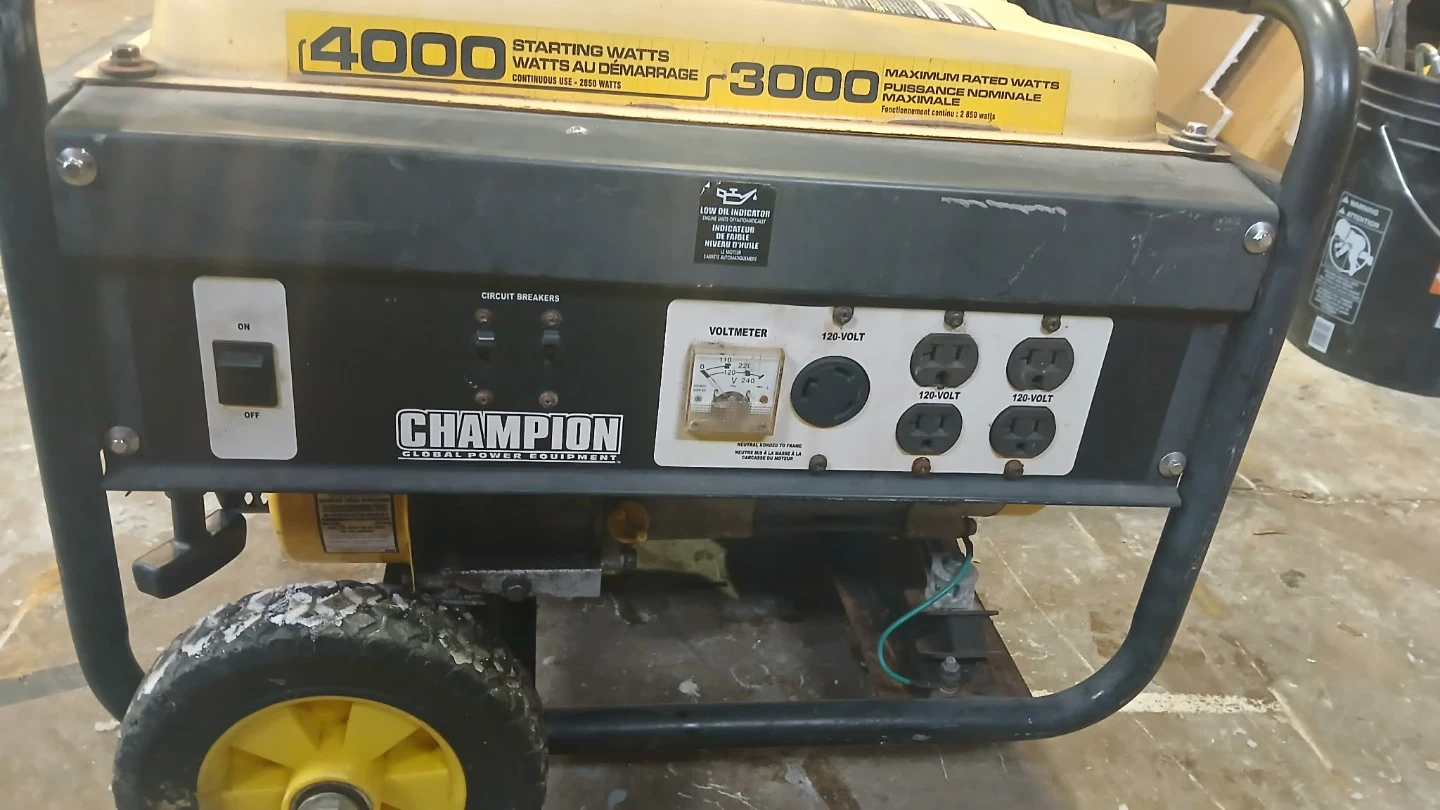 Champion 4000 Starting Watts Generator - photo 2