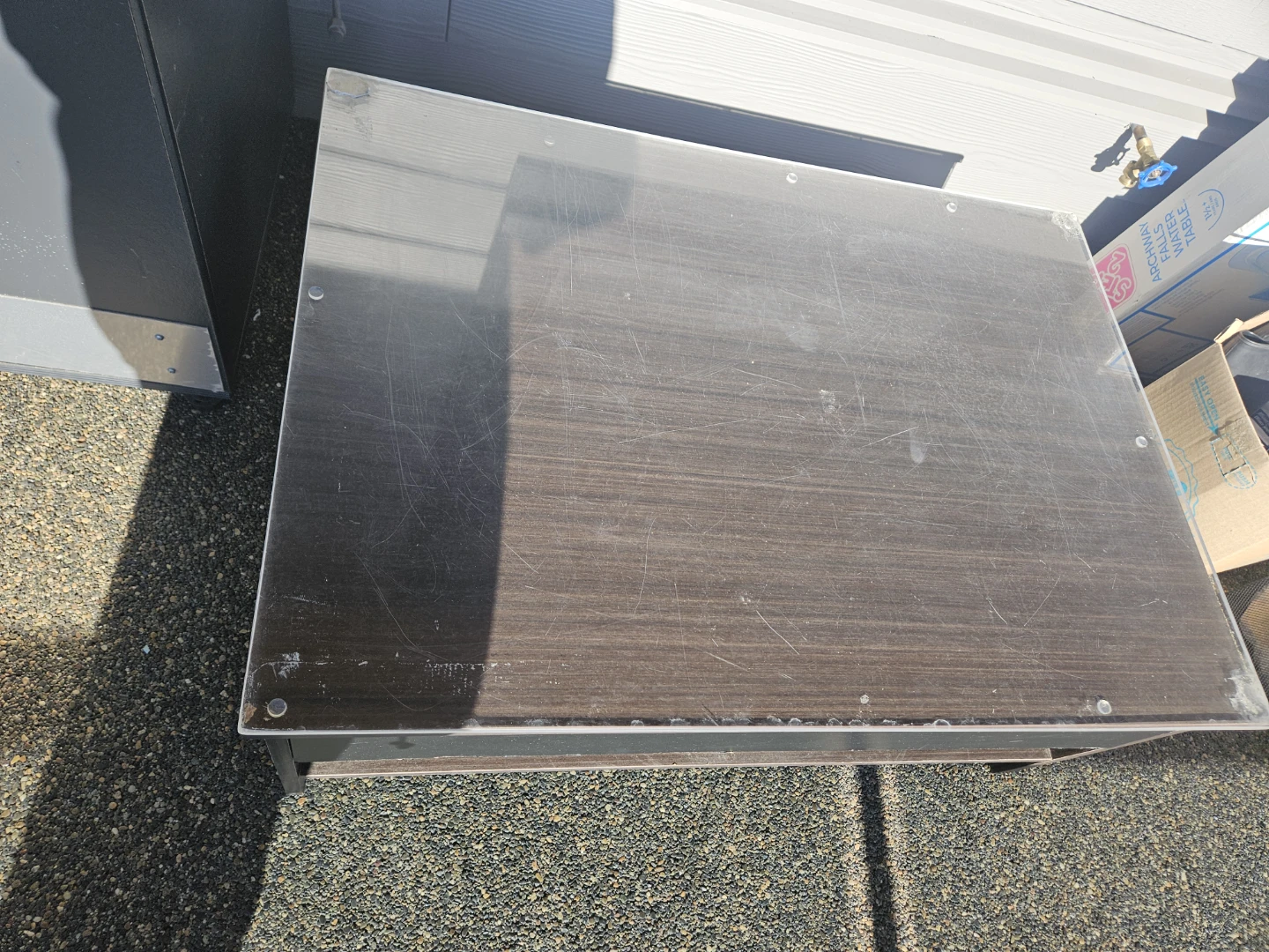 Dark wood coffee table with glass top - photo 5