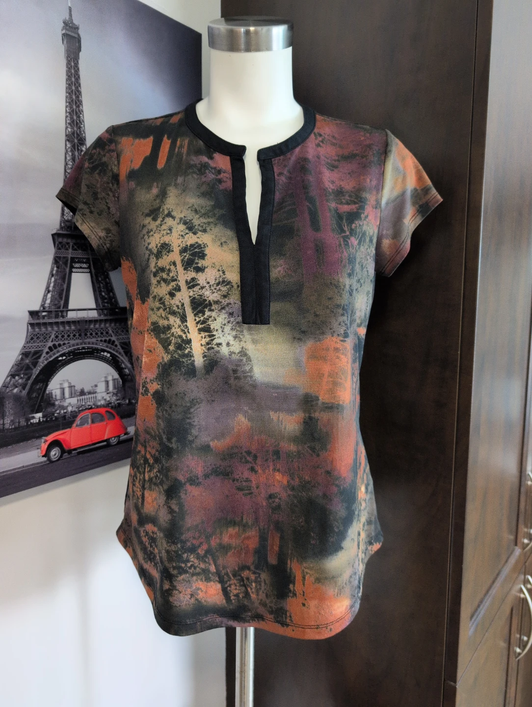 Abstract Print V-Neck T-Shirt