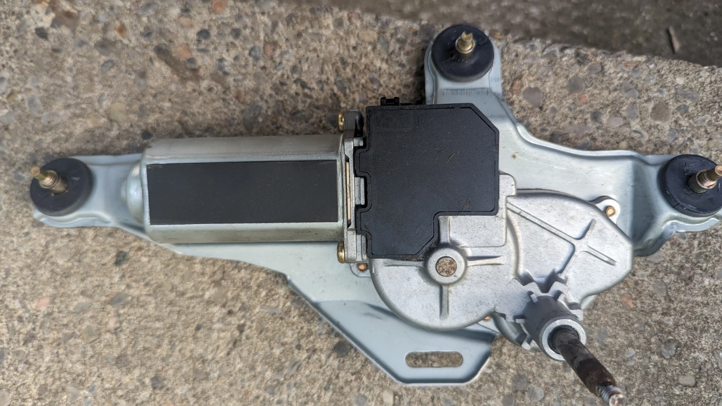 2001 RAV4 Rear Wiper Motor 85130-42040 - photo 3