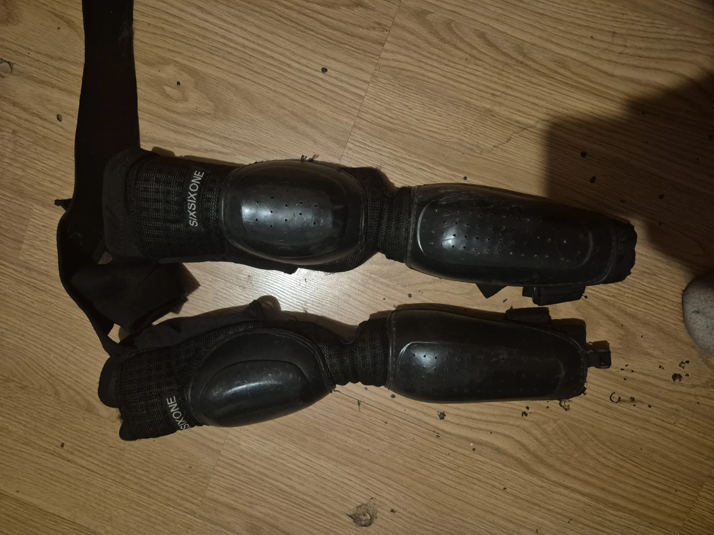 SIXSIXONE Adult Knee/Elbow Protection Pads