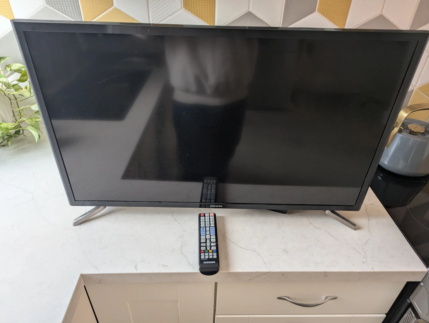 Samsung 32-inch Smart TV UN32M5300AF