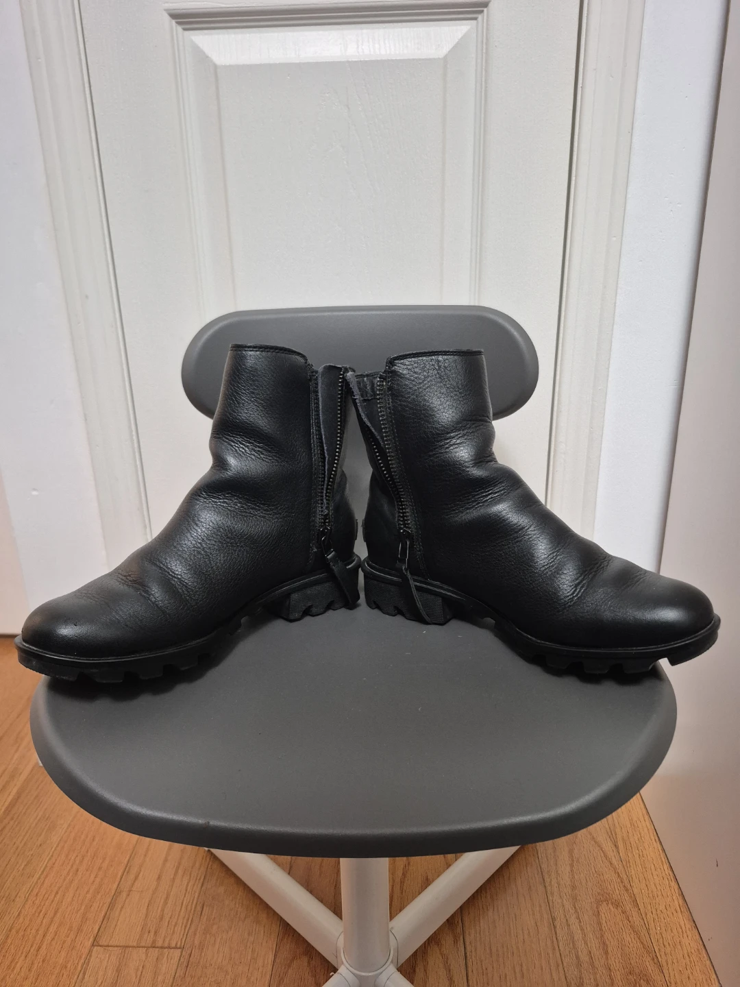 Sorel Black Leather Zip Ankle Boots - photo 3