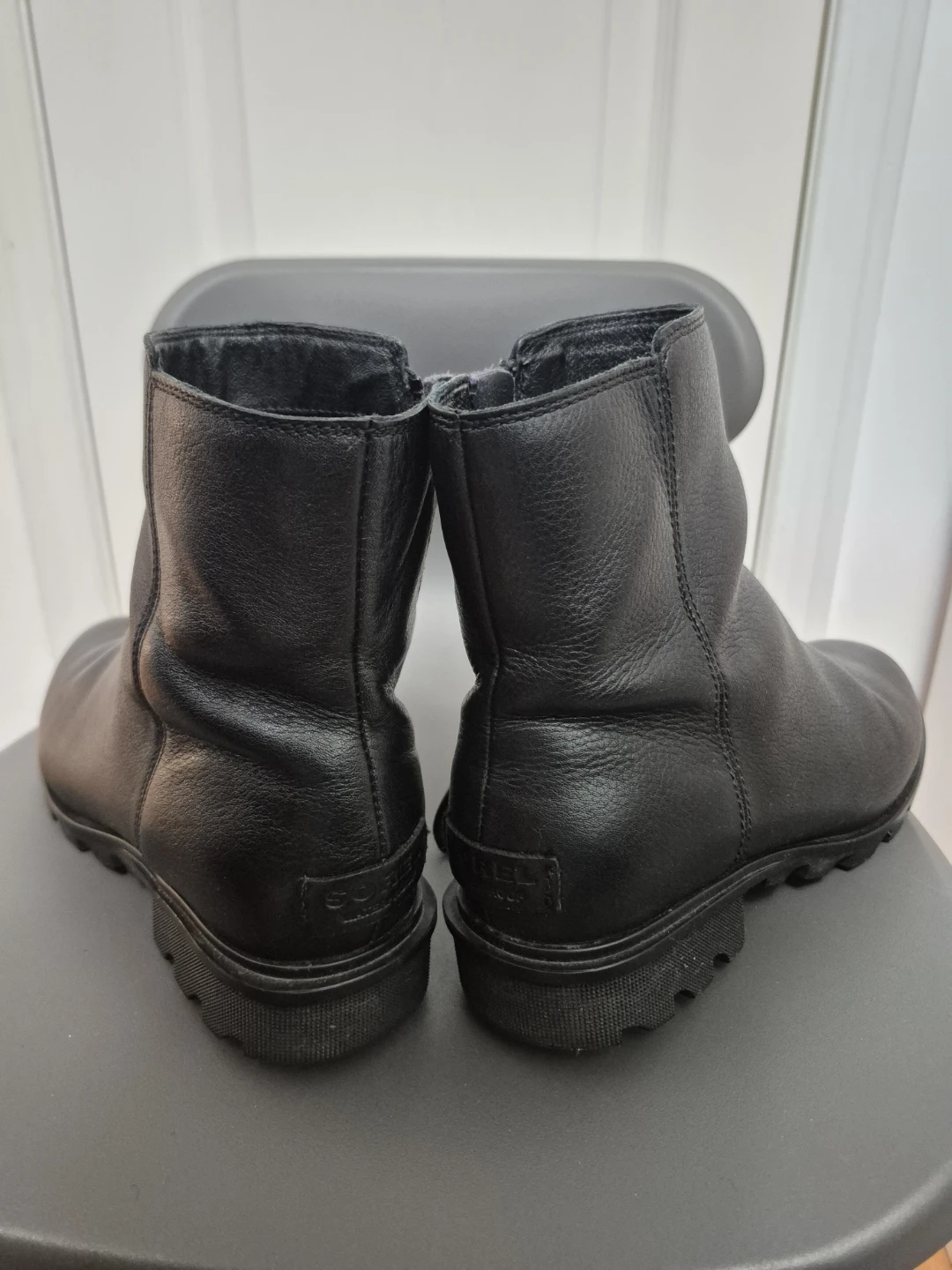 Sorel Black Leather Zip Ankle Boots - photo 4