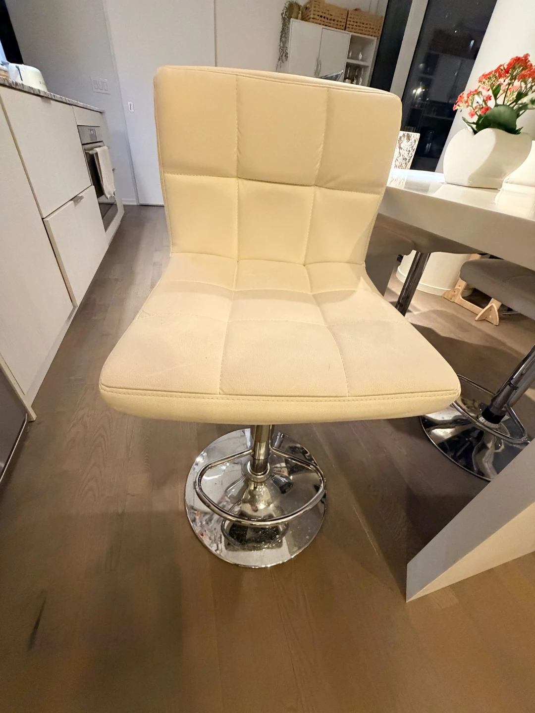 Set of 4 white Bar Stool with Chrome Base - photo 4