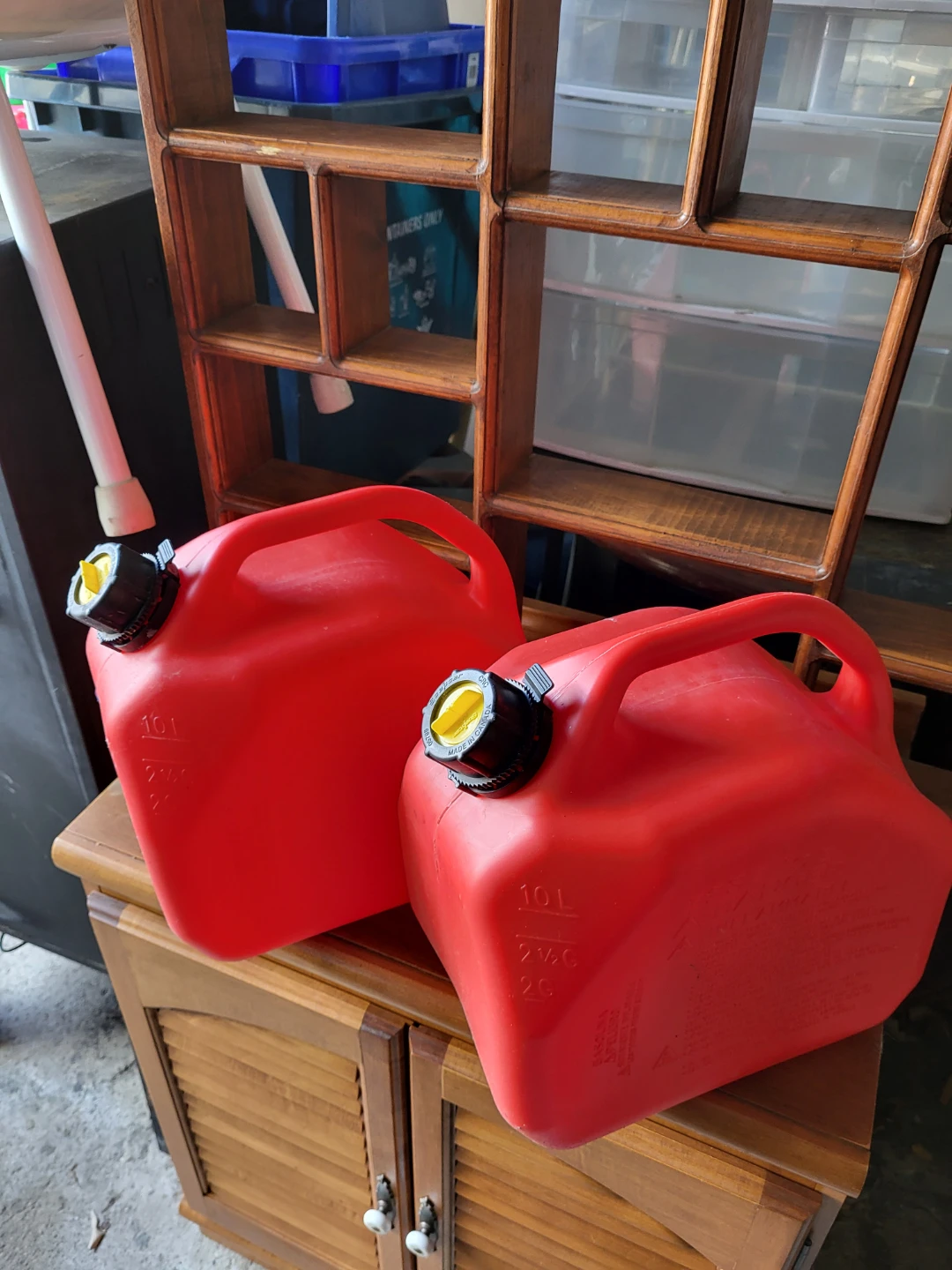 2 x Red 10L (2.5 GAL) Gas Cans $9 ea - photo 2