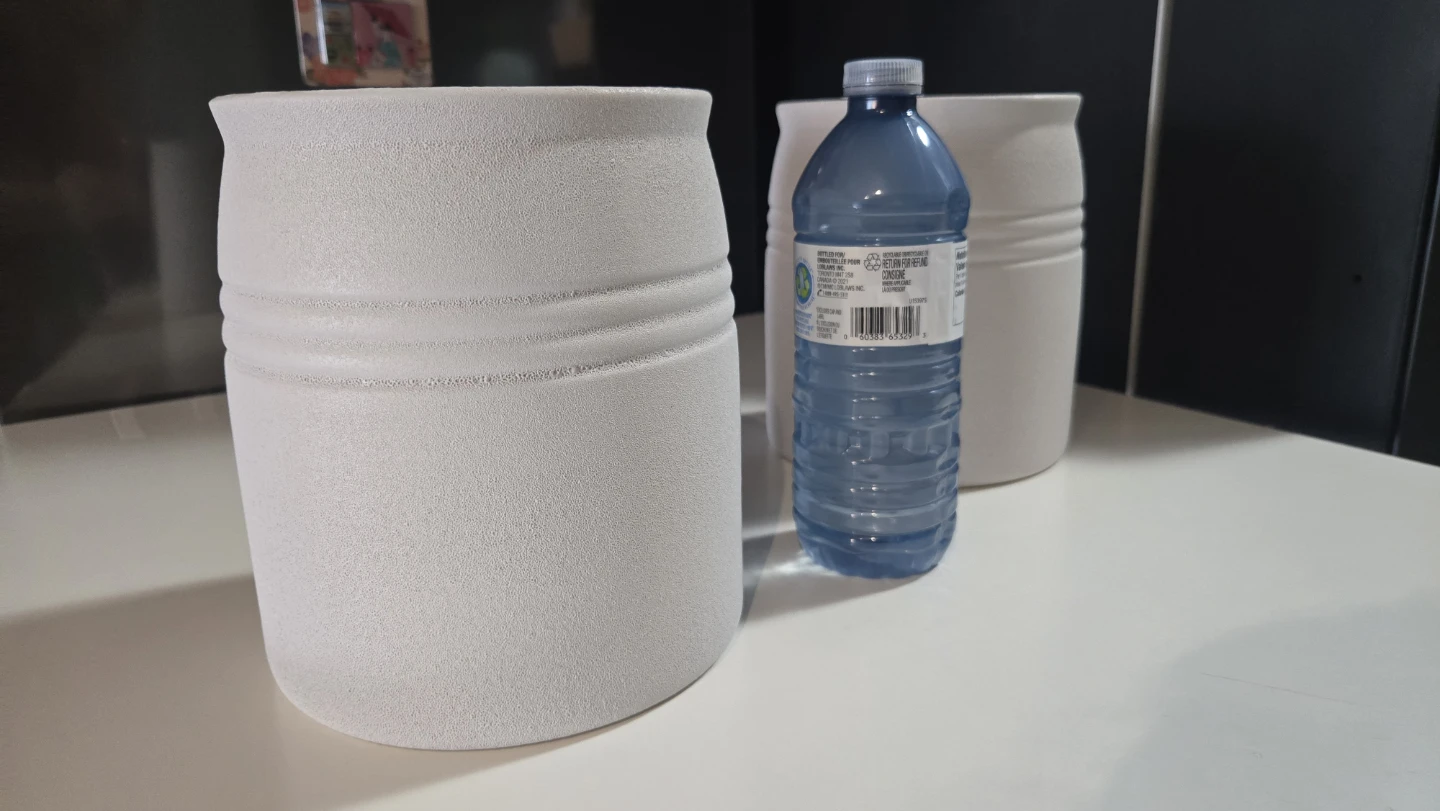 New × 2 white textured ceramic vases - photo 3