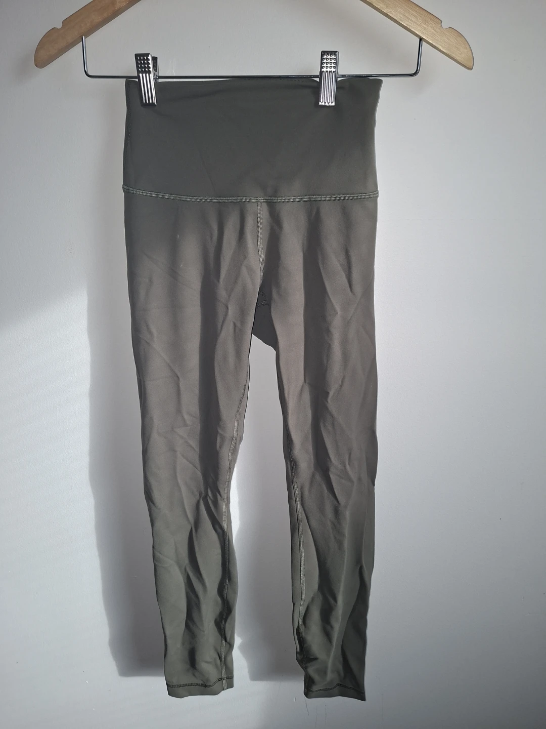 Lululemon Wunder Train Leggings (Size 4) - photo 4