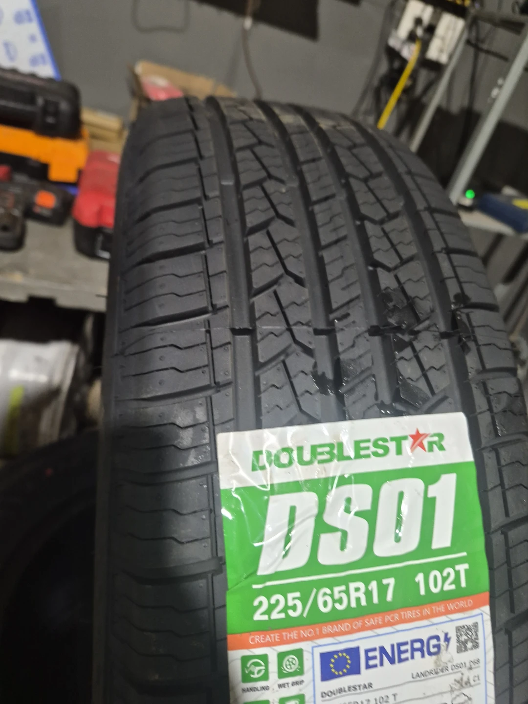 Doublestar DS01 Tire 225/65R17 102T