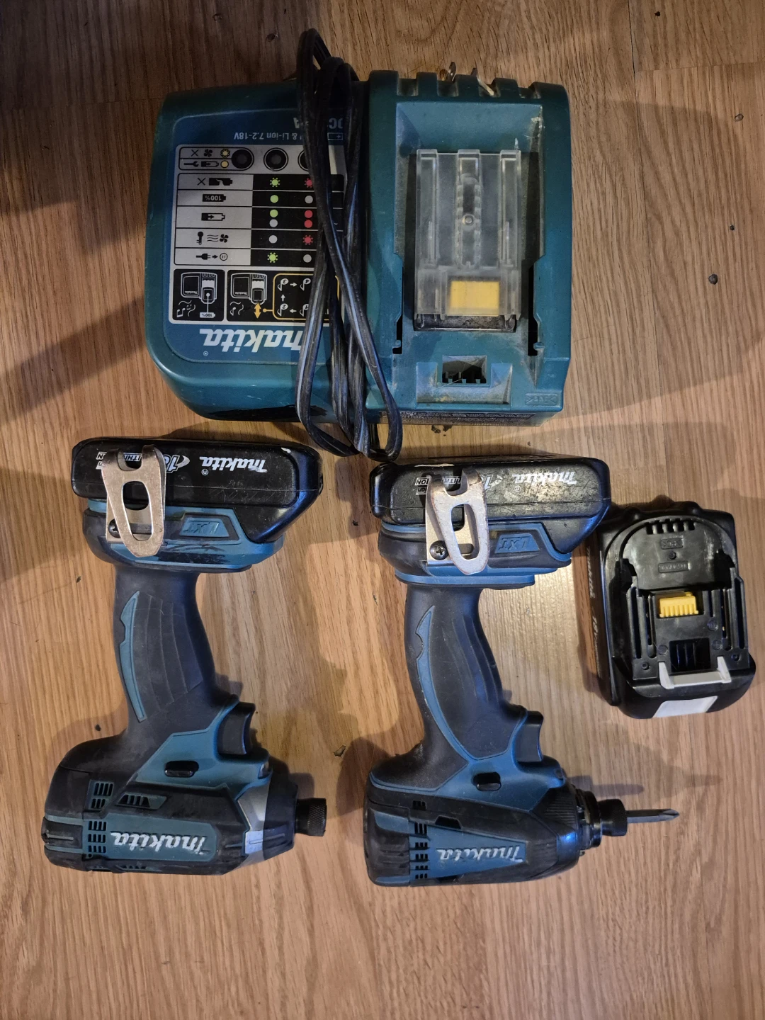 Makita Cordless Impact Driver and Drill Set with Charger