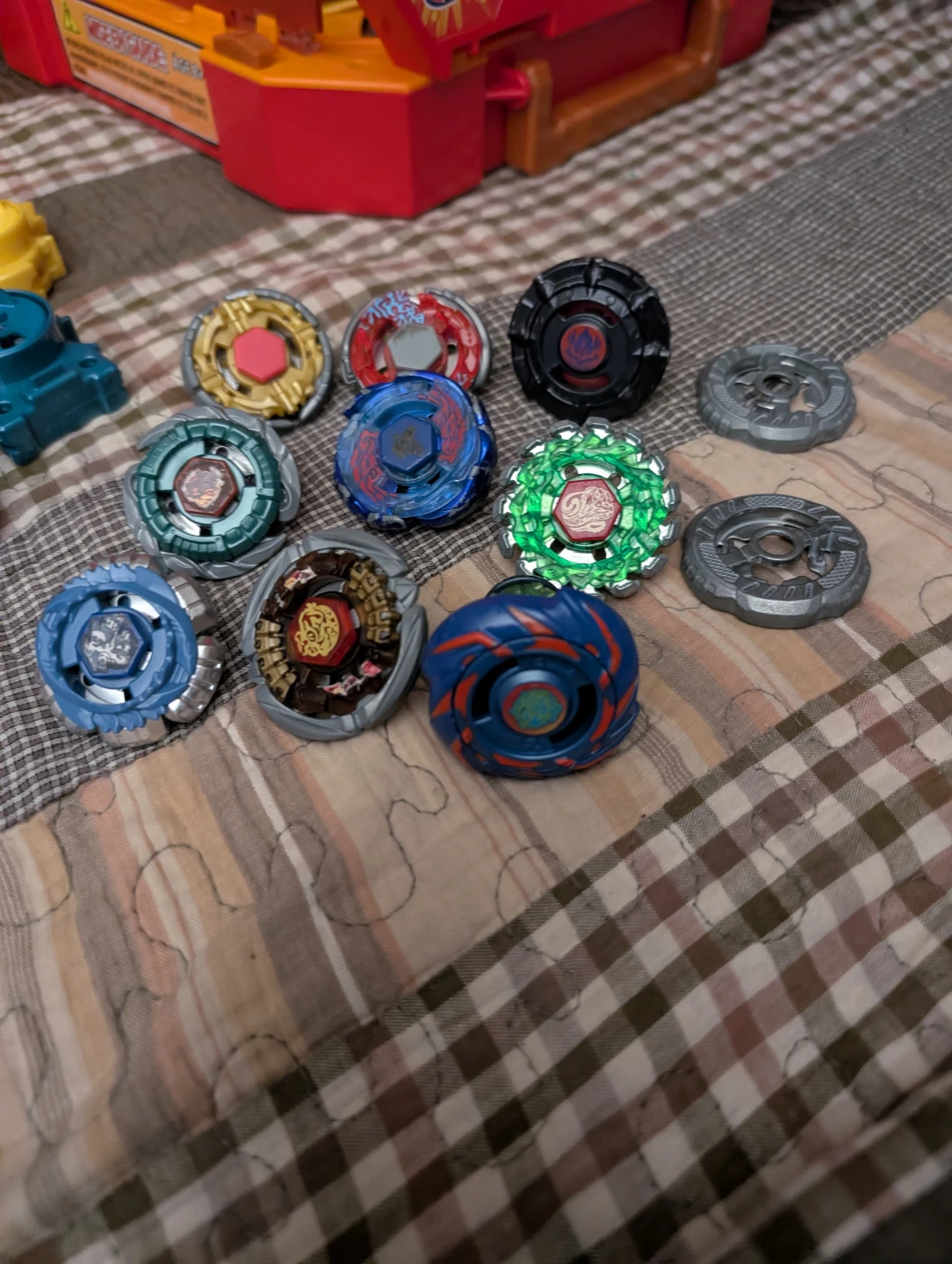 Beyblade Metal Fusion Lot - photo 5