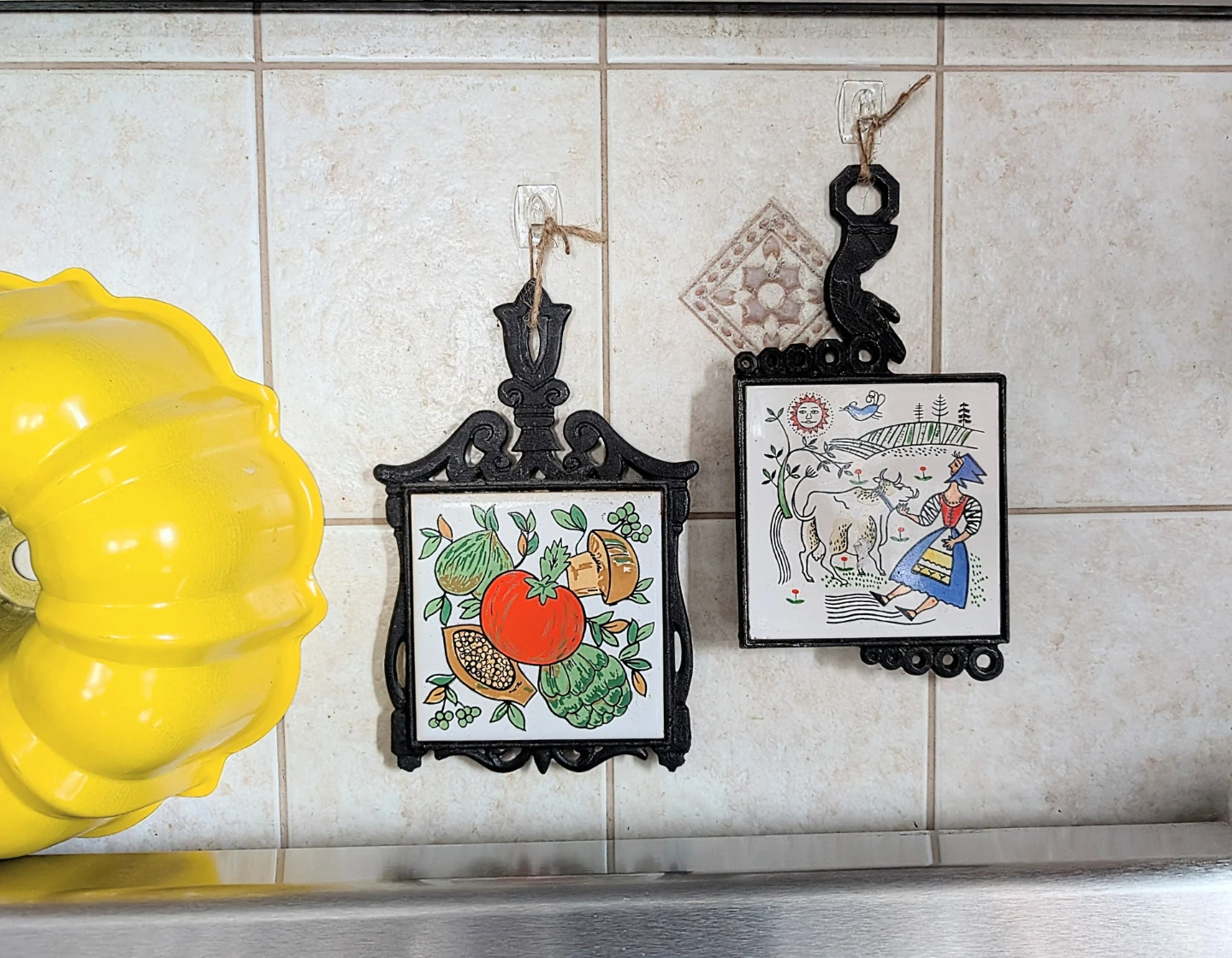 Pair of Vintage Midcentury Cast Iron and Tile Kitchen Trivets - photo 3