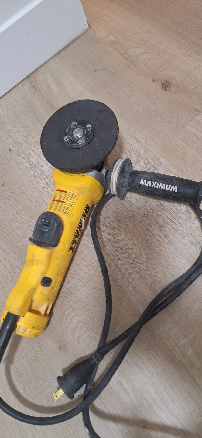 DEWALT Angle Grinder with MAXIMUM Handle