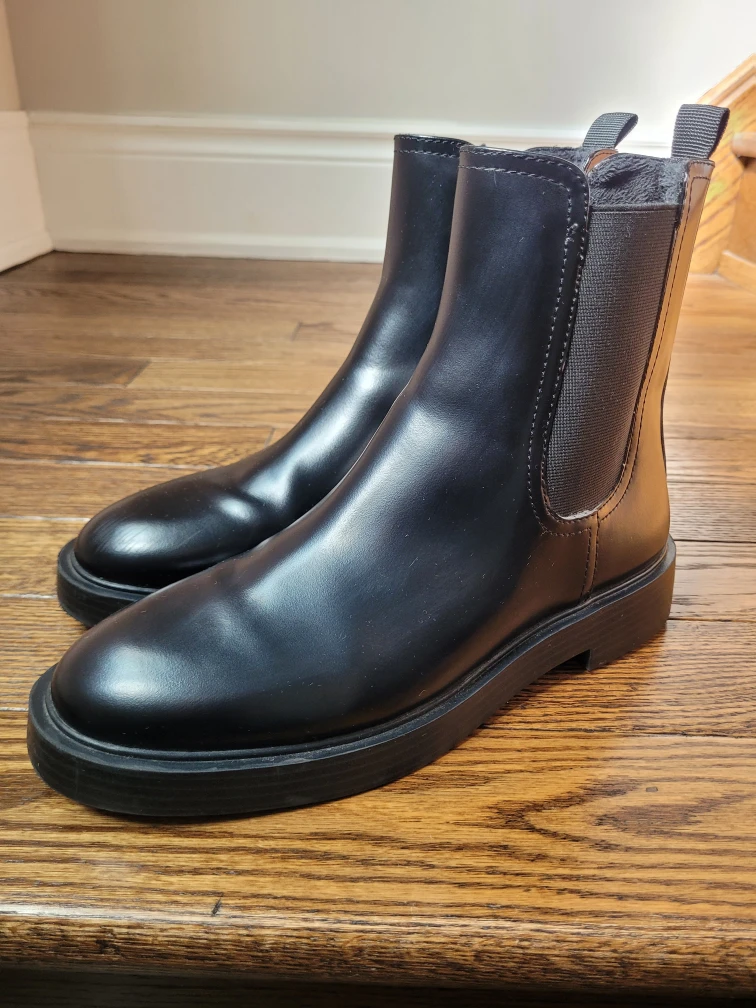 H&M Black Chelsea Boots - Size 39