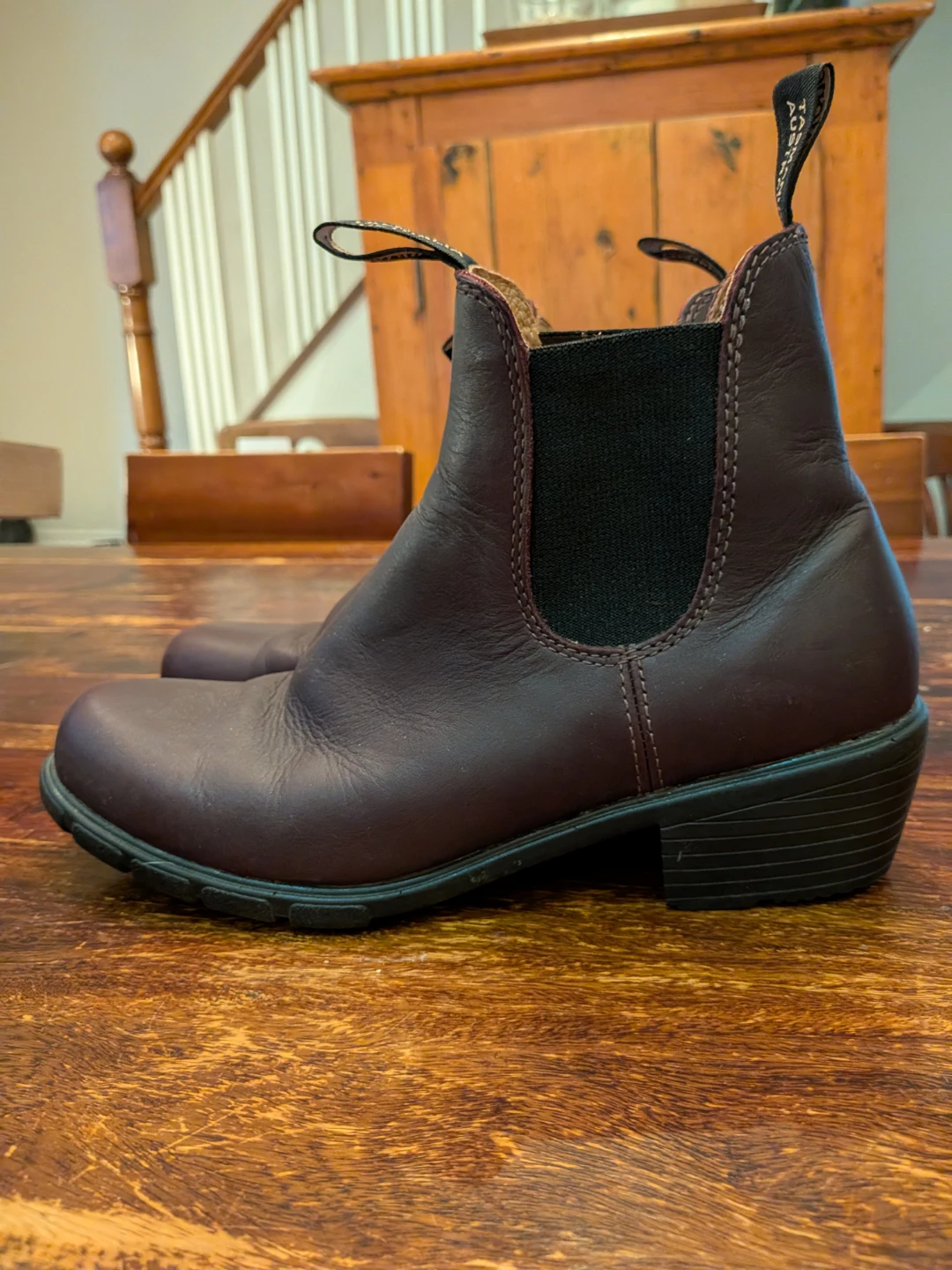 Blundstone Burgundy Leather Chelsea Boots
