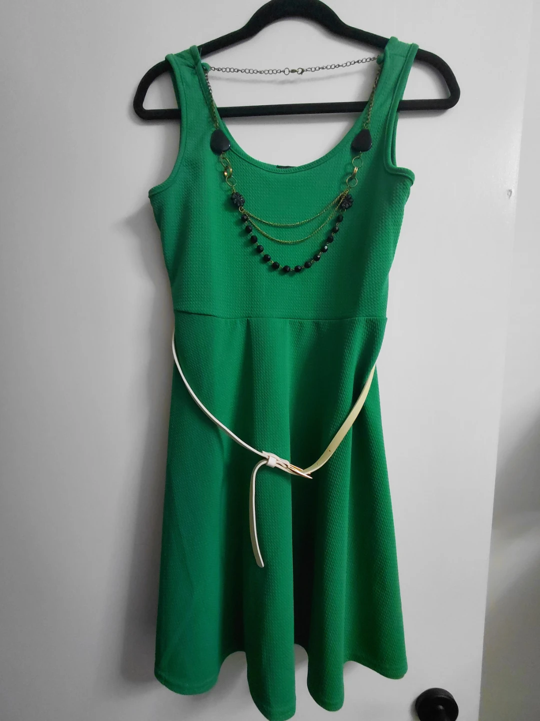 Green Impress Dress with Black Beaded Necklace Size Large