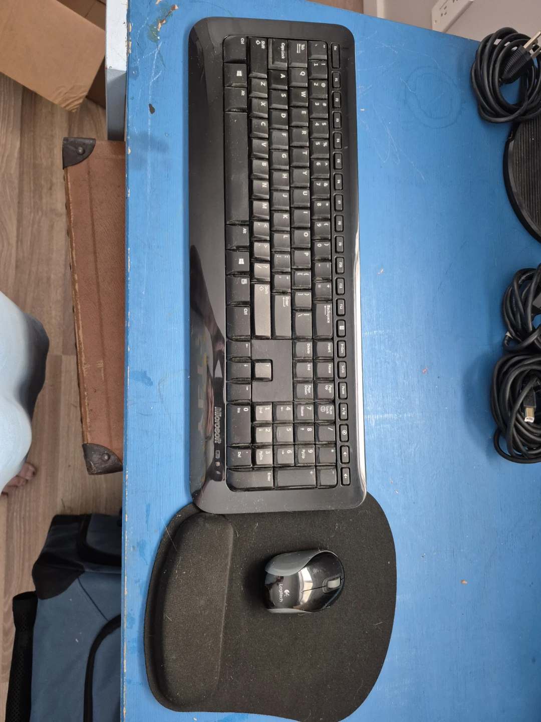 Microsoft Ergonomic Keyboard and Logitech Mouse Combo