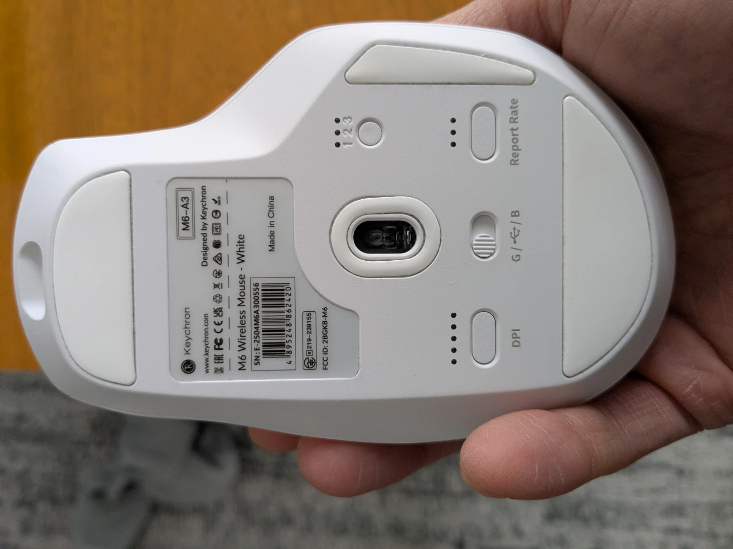 Keychron M6 Wireless Mouse - Like New - photo 3