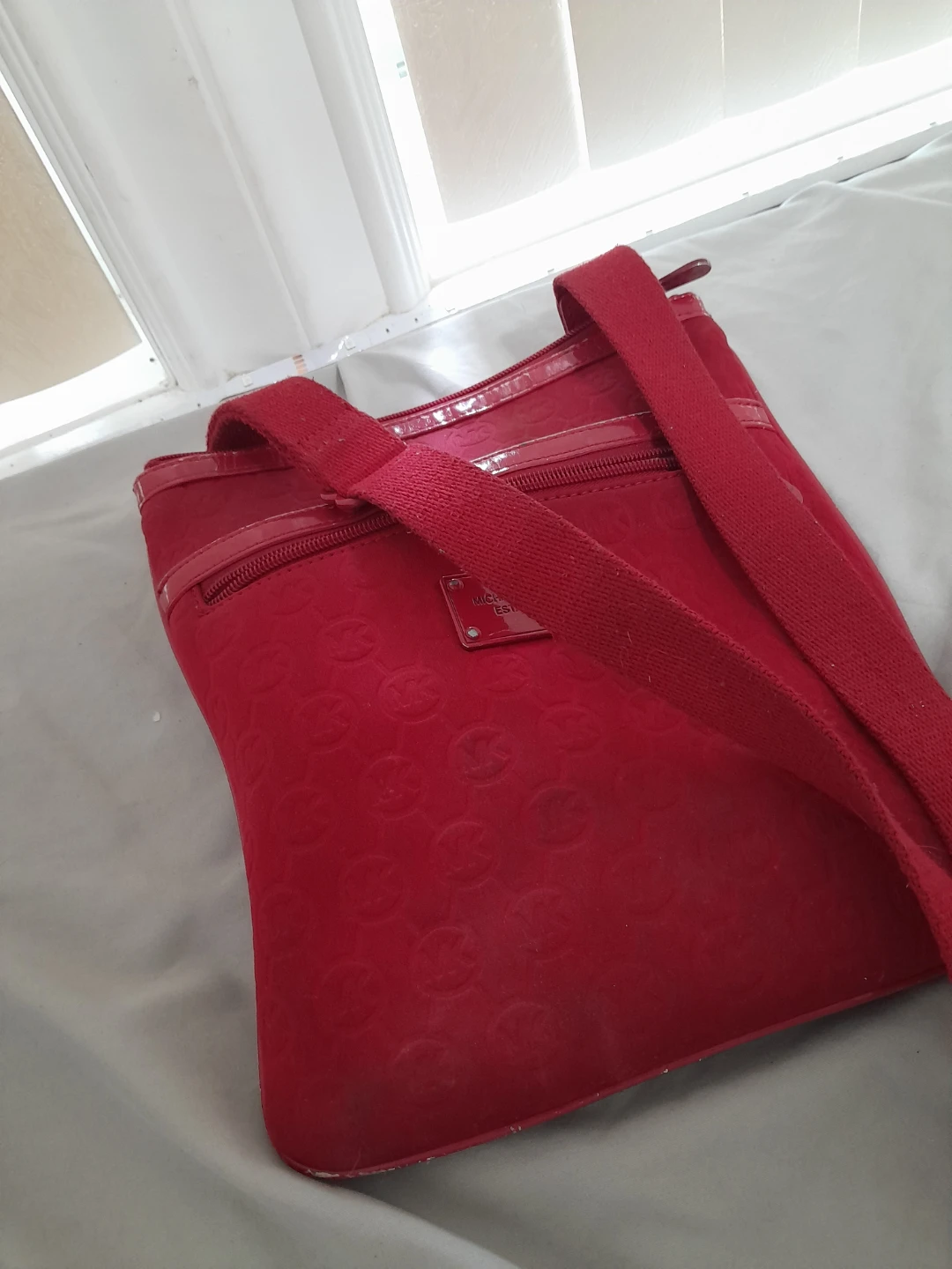 🌱KORS Red Logo Crossbody Bag - photo 2