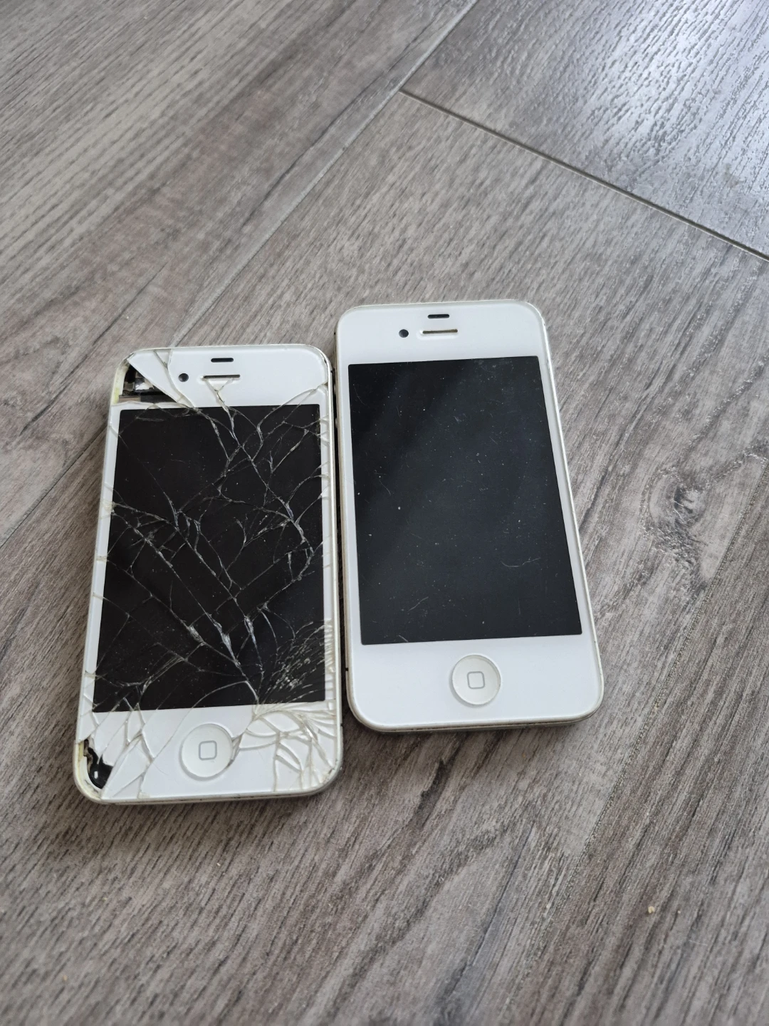 2x Apple iPhone White - For Parts/Repair