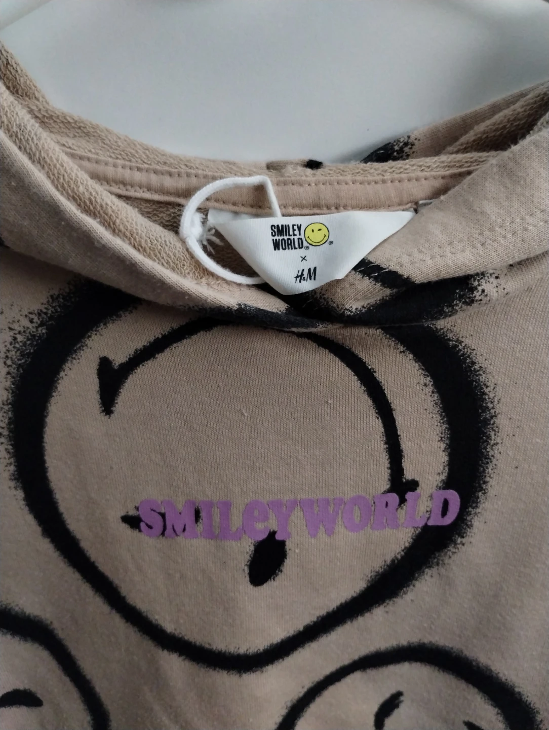 Smiley World x H&M Beige Cropped Hoodie - photo 2