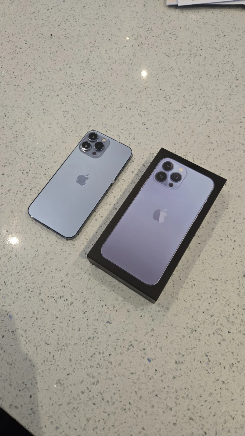 Apple iPhone 13 Pro Max - 256GB - Sierra Blue