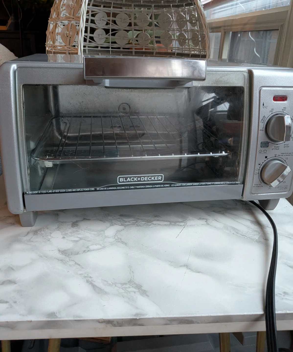 BLACK+DECKER SMALL  Toaster Oven good condition, cleaned